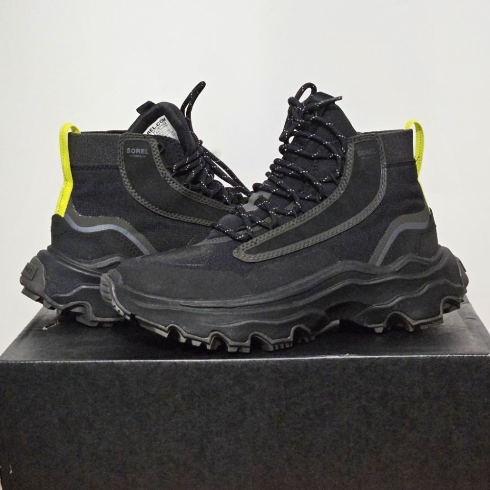 Sorel, Womens Kinetic Breakthru Venture Mid Sneakers, NIB-SIZE 6.5